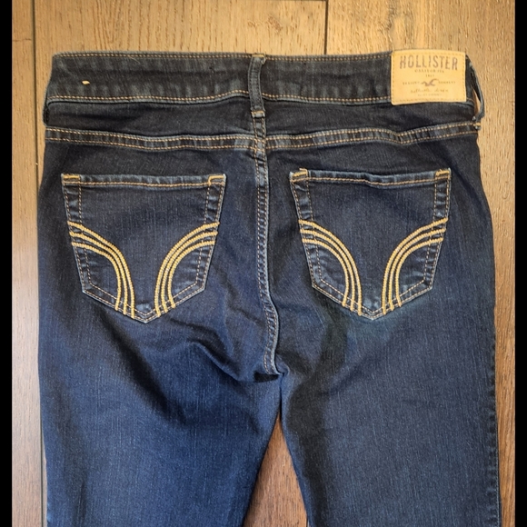 Hollister Skinny Jeans - Picture 5 of 11